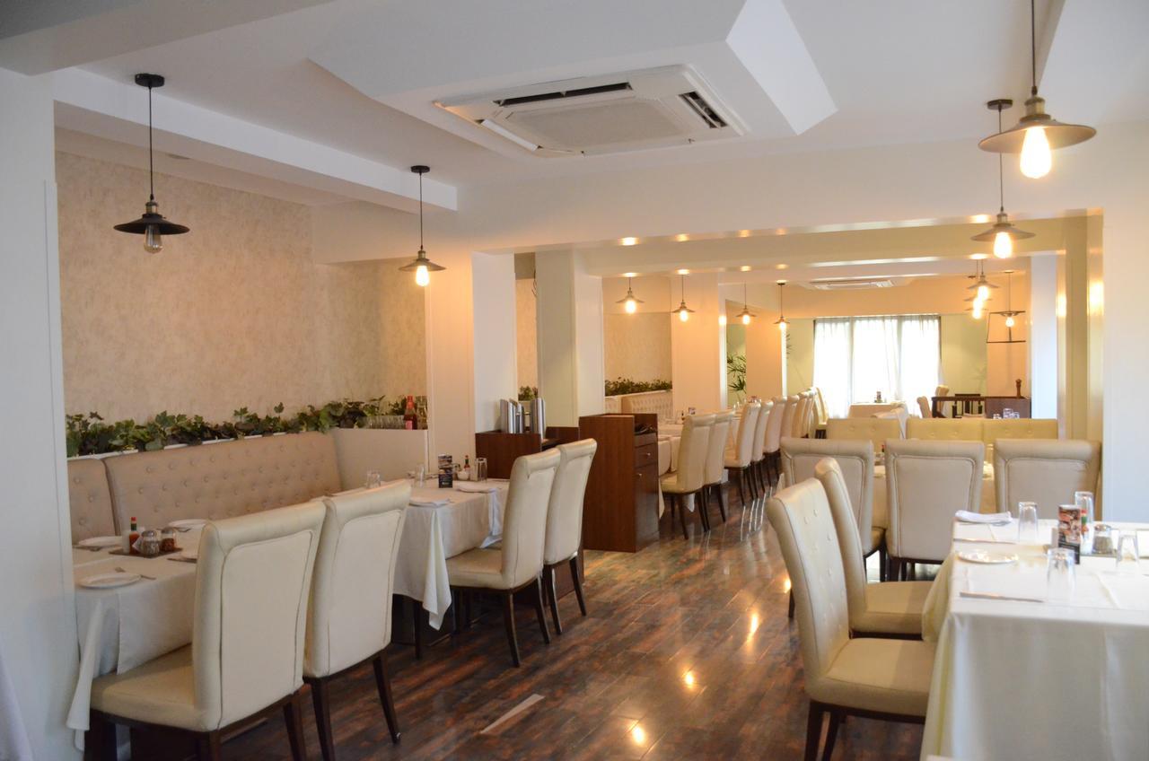 โรงแรมศรีมาน ปูเน่ ภายนอก รูปภาพ
